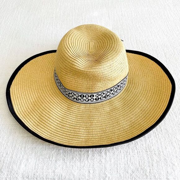 Karl Lagerfeld beach hat. - Picture 3 of 13
